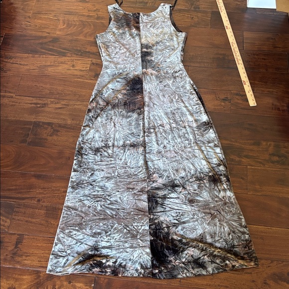 Ronnie Nicole | Chic Sleeveless brown velvet Tie-Dye Maxi Dress - Picture 8 of 13